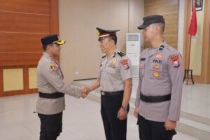 Dedikasi Berbuah Penghargaan, Aiptu Mustari Resmi Sandang Pangkat Ipda