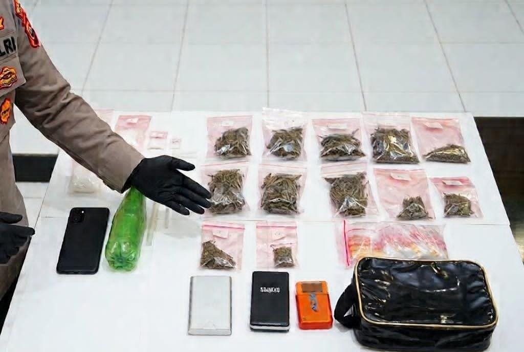 Polres Malang Amankan Tersangka Pengedar Narkoba di Kepanjen, Sita Sabu 96 Gram dan Ganja 131 Gram