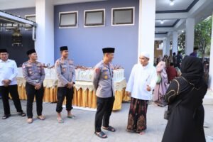 Kapolres Kediri Kota Hadiri Haul KH Imam Yahya Mahrus ke-XV, Perkuat Silaturahmi dengan Ponpes Al Mahrusiyah Lirboyo